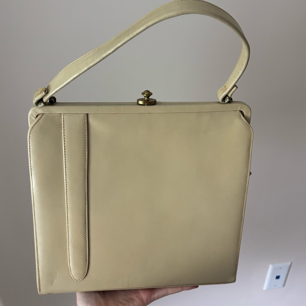 Vintage 1960’s Clasp Square Handbag